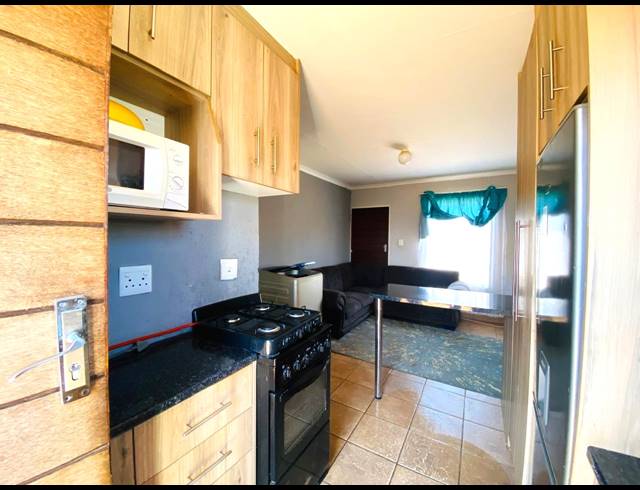 2 BEDROOM HOUSE FOR SALE IN SAVANNA CITY